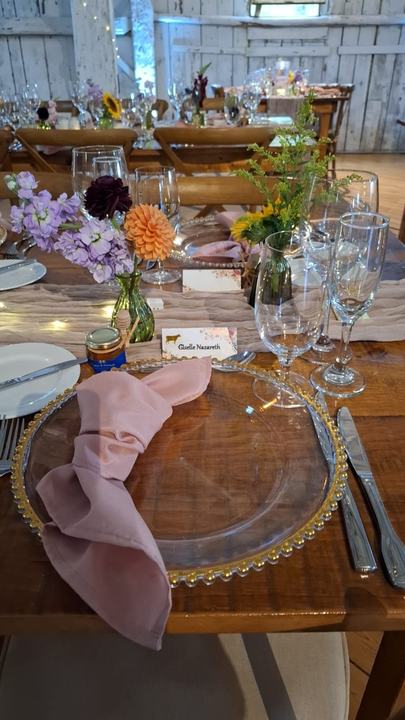 Rustic place setting gold charger, wildflowers