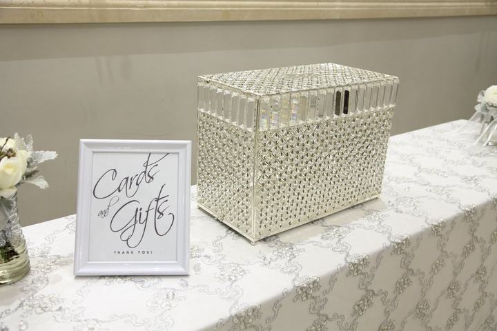 Cards & gifts crystal box sign