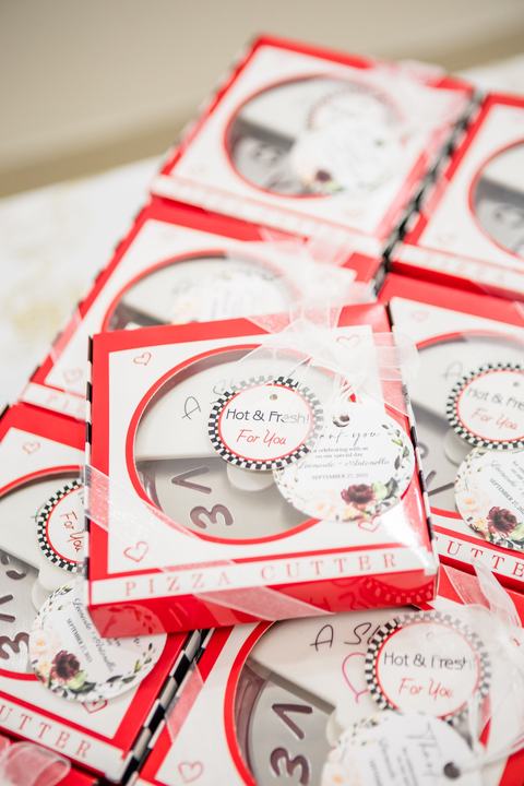 Pizza-cutter favours