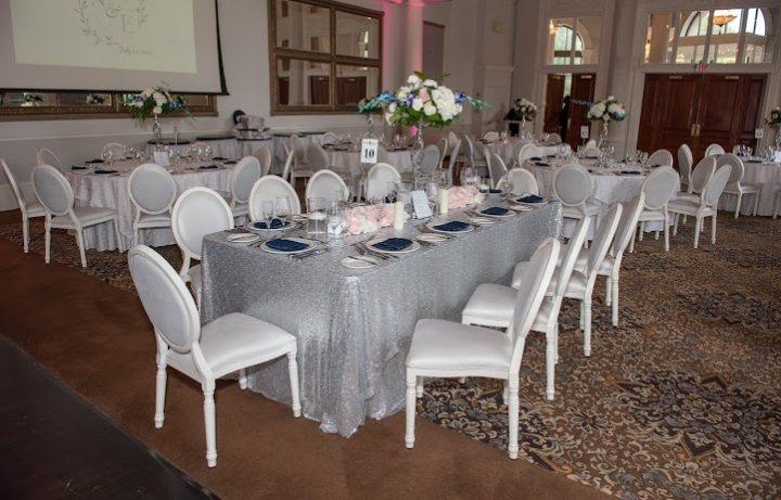 Long sequin table room